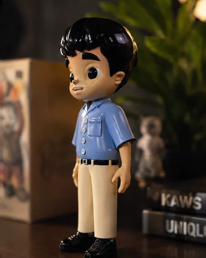 The Little Boy Blue resin sculpture by Sais